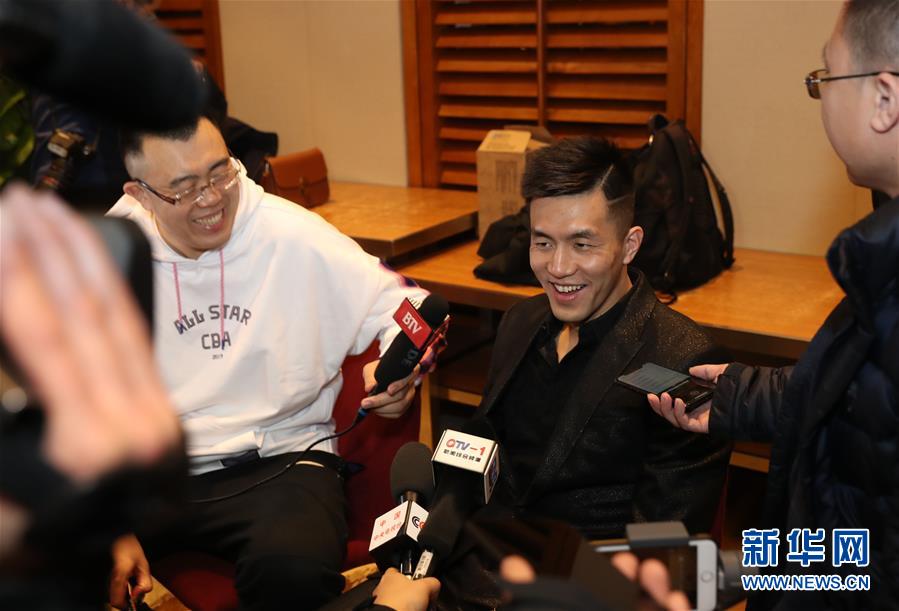 分析其背后
