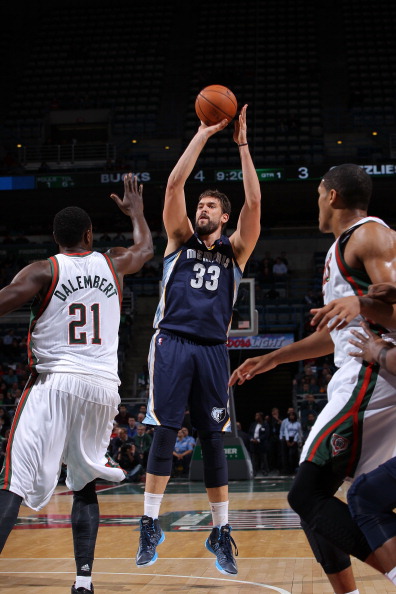 萨迪克对西 萨迪克对西